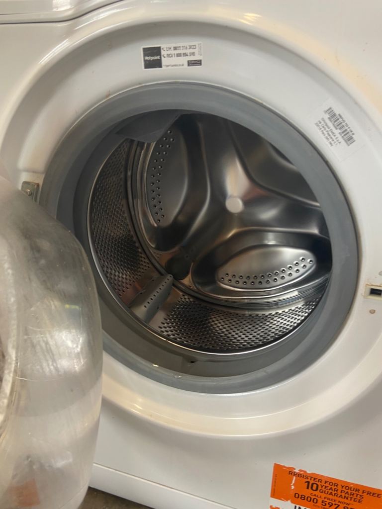 Hotpoint Washing Machine – White, Good Condition