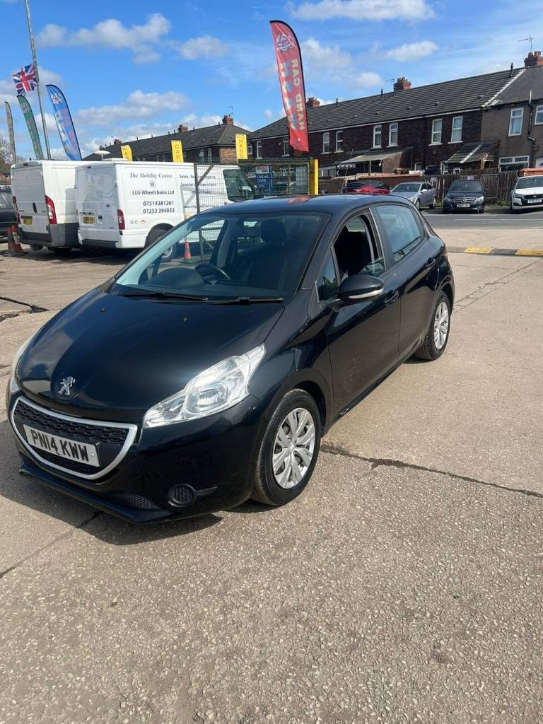2014 Peugeot 208 1.2 VTi Access+ Hatchback 5dr Petrol Manual Euro 5 (82 ps) Hatchback Petrol Manual