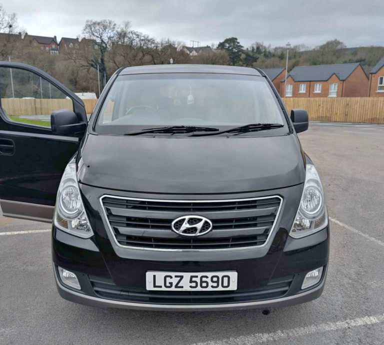 Hyundai, I800, MPV, 2017, Manual, 2497 (cc), 5 doors