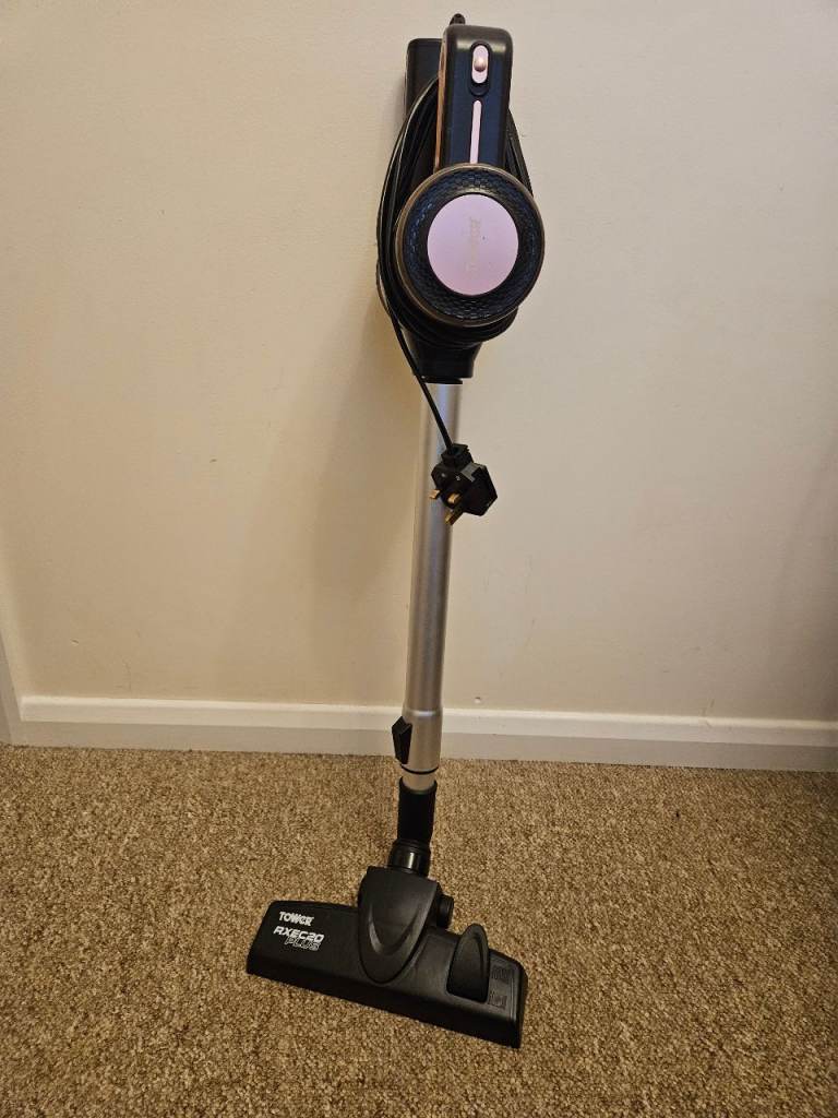 Tower vacuum cleaner 