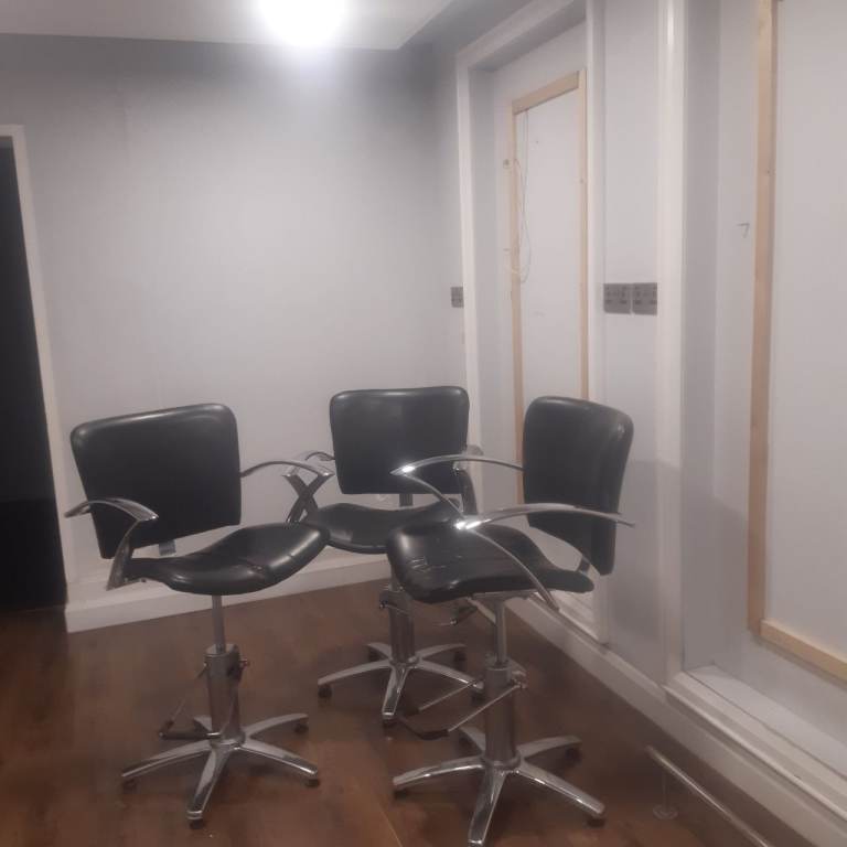 Hairdressing chairs for sale 