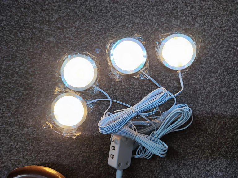 AIBOO Led Under Cabinet Lights Kit – 4x Puck Lights with Remote & Adapter