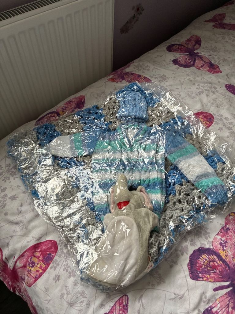 Baby’s  handmade gift hamper sets 