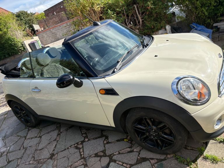 Mini, CONVERTIBLE, Convertible, 2013, Manual, 1598 (cc), 2 doors