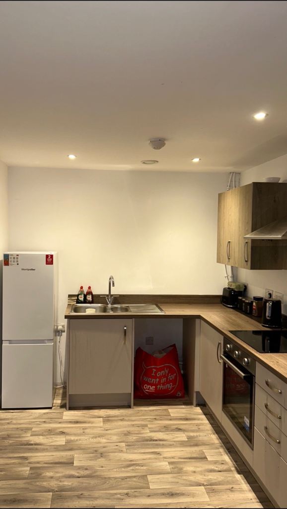 APARTMENT FOR RENT 