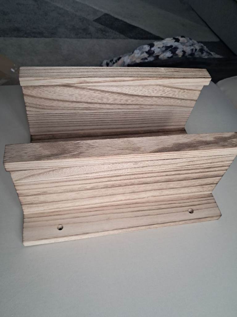 Floating shelf 