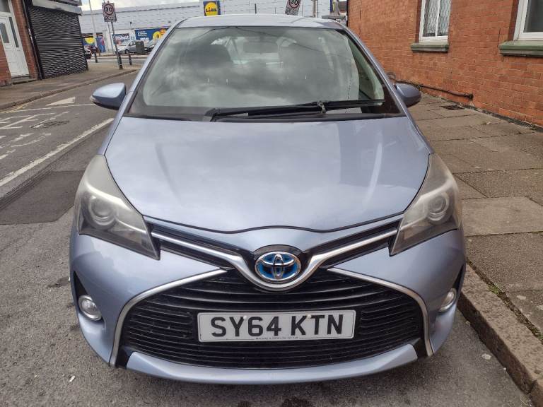 TOYOTA YARIS 1.5 PETROL/HYBRID AUTOMATIC LOW MILEAGE FULL TOYOTA SERVICE HISTORY 