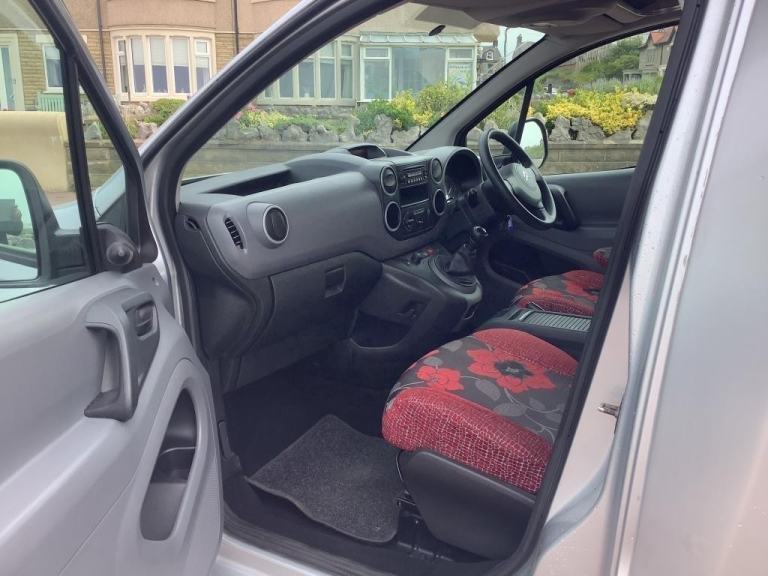 2011 (11) NU-VENTURE NU-SURF CAMPERVAN