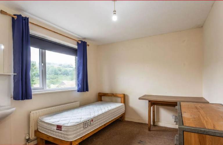 Large single room 150 sq ft Brighton Short term let friendly house share, available from 14/10/26.