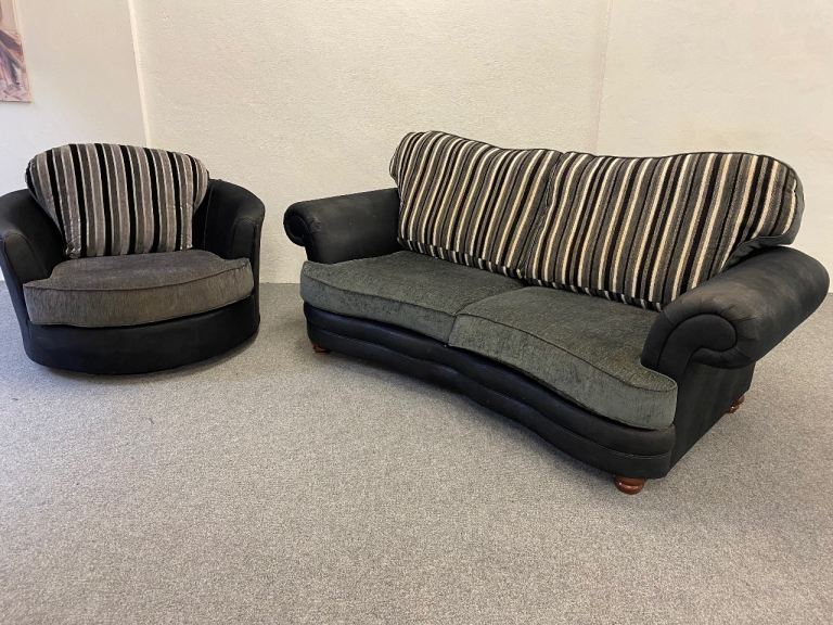 3 and 1 grey fabric sofas 