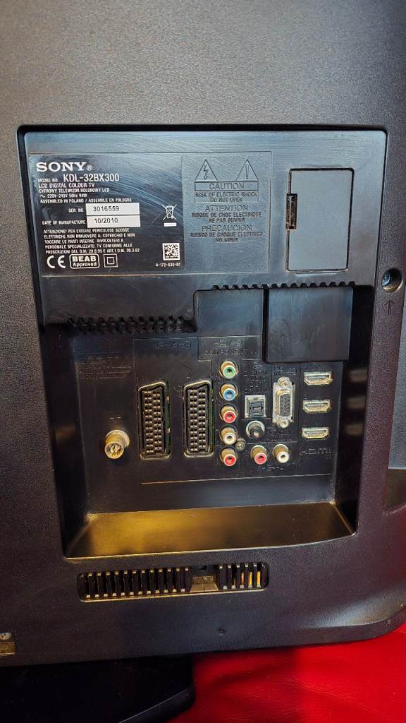 32" SONY TV / NOT SMART /