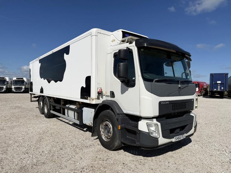 2016 VOLVO FE 280 6X2 REAR LIFT FRIDGE
