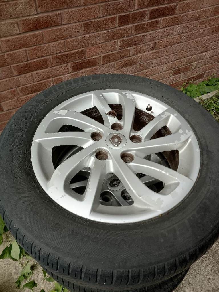 Renault alloy wheels 