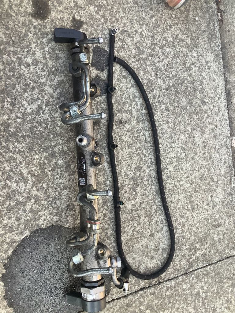 BMW fuel rail