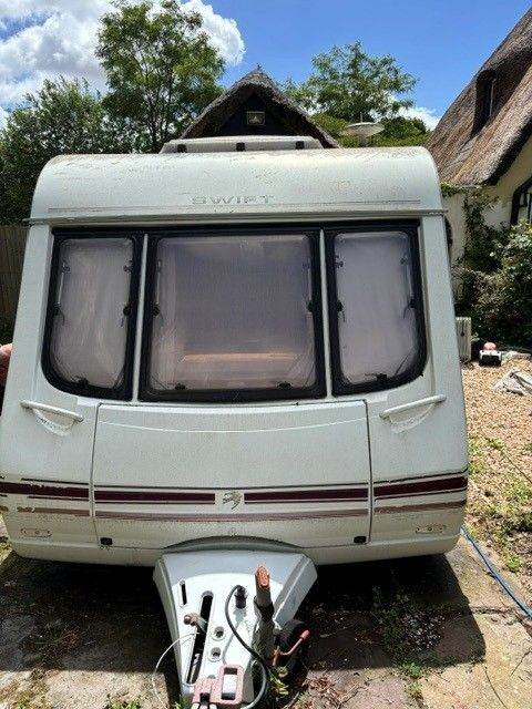 2001 Swift Challenger Touring Caravan with Awning – £3,400 ONO