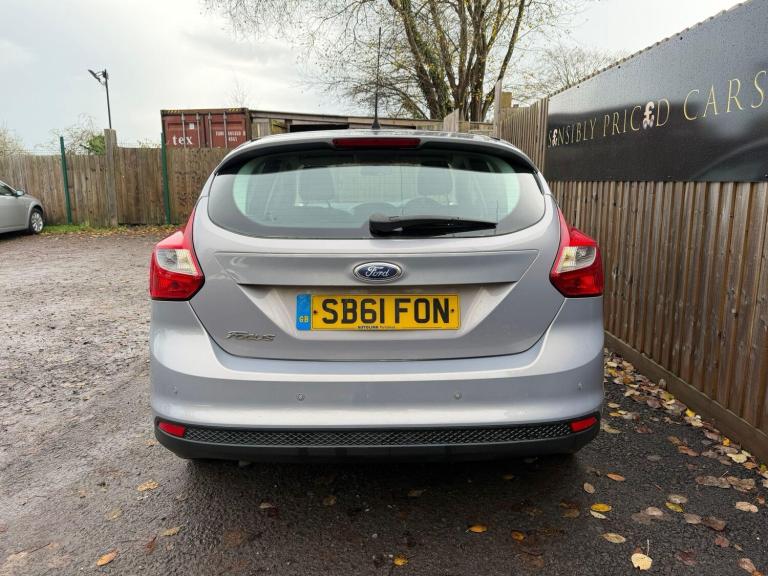 2012 Ford Focus 1.6 Zetec Euro 5 5dr HATCHBACK Petrol Manual