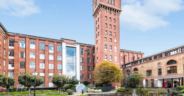 1-Bedroom Flat in Bow Quarters