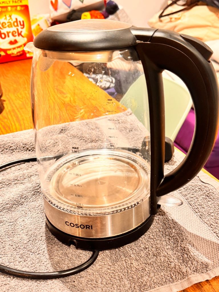 Cosori Glass Electric Kettle – Blue LED Light 