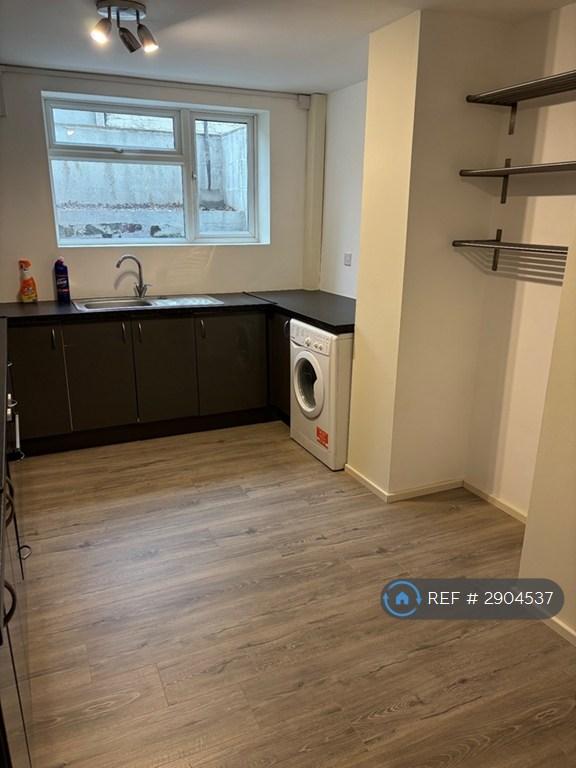 2 bedroom flat in Richmond Hill, Leeds, LS9 (2 bed) (#2904537)