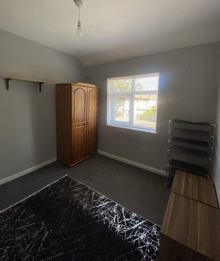 Modern 1 Bed Flat in Edmonton -COMPANY LET ALLOWED