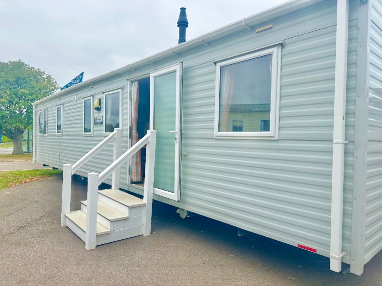 4 Bedroom Static Caravan FOR SALE Sleeps 10 - Norfolk & Suffolk Border 11.5 Month Usage 