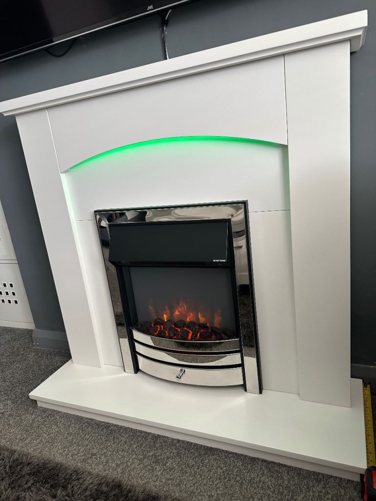 White Electric Fireplace Suite – Modern – Excellent Condition