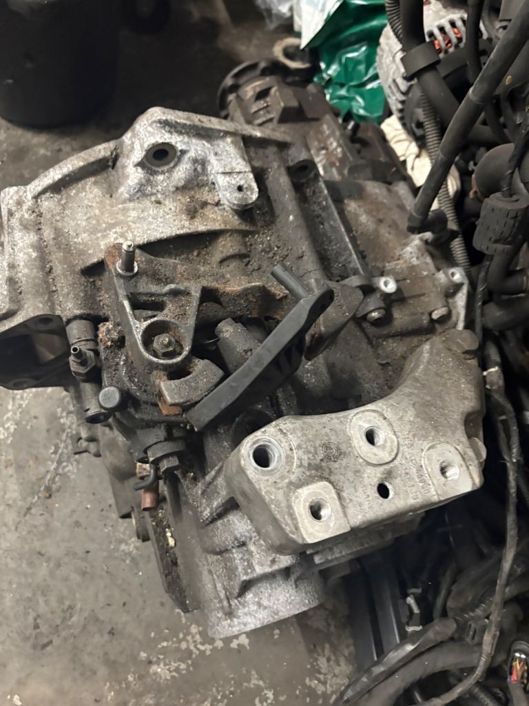 Golf r 2.0 turbo 6 speed gearbox manual tts Audi s3 etc 2008-2012