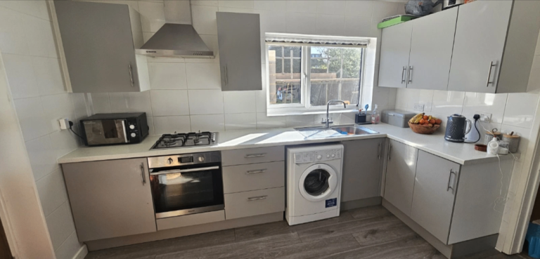 Kitchen 4 sale with aaplliances