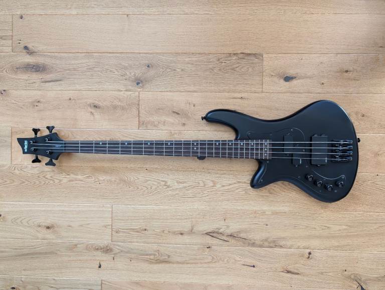 LEFT HANDED Schecter Stiletto Stealth 4 Bass + Gator Hard Case Bundle