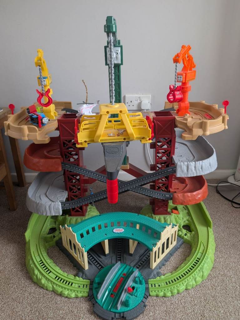 Fisher Price Thomas and Friends Trains and Cranes Multi Level Large Train set