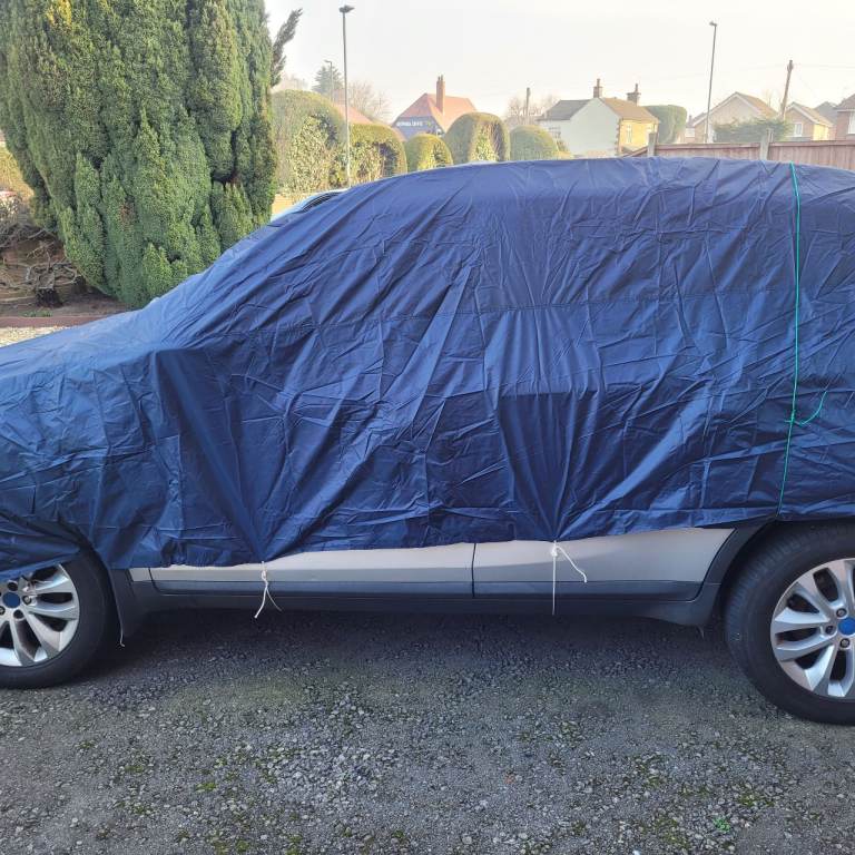 Breaking 2010 mk1 Ford kuga 2.0 tdci Awd Euro4 parts spares silver wings, doors gearbox, Diff Haldex
