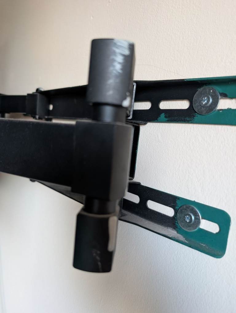 TLC Roku 40" smart TV 