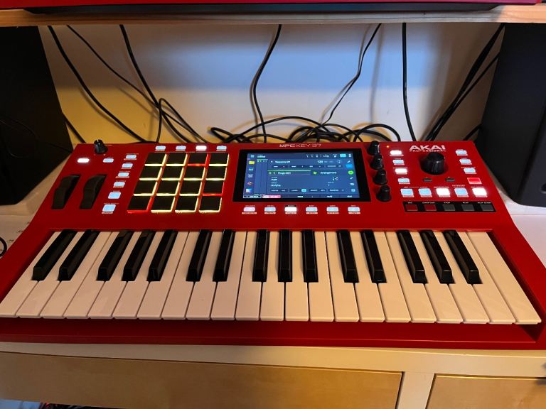 Akai MPC key 37