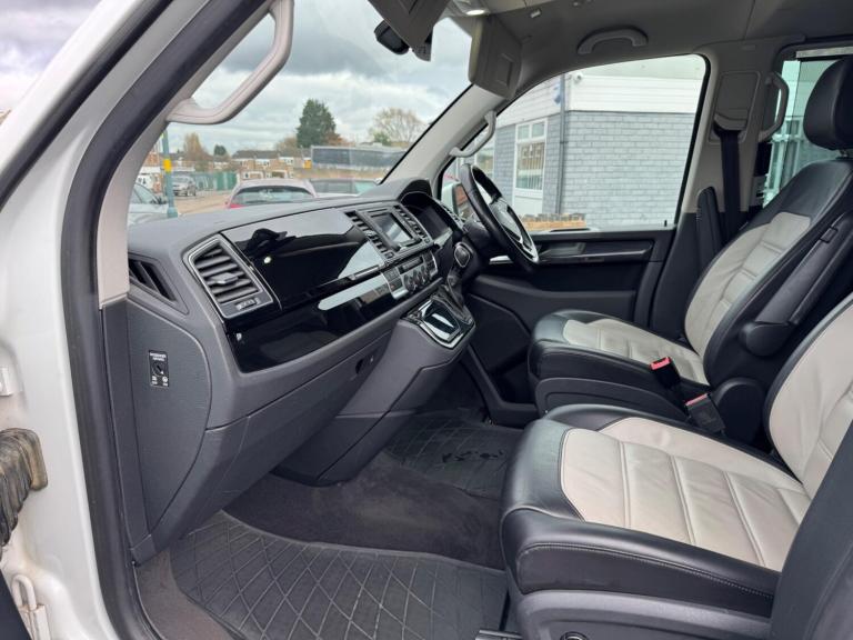 2016 Volkswagen Caravelle 2.0 TDI BlueMotion Tech 204 Executive 5dr DSG MPV DIESEL Automatic