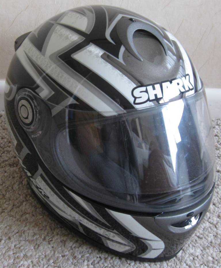 Shark Exult RSF2i Motorcycle Helmet with cover, size M. Unworn. 