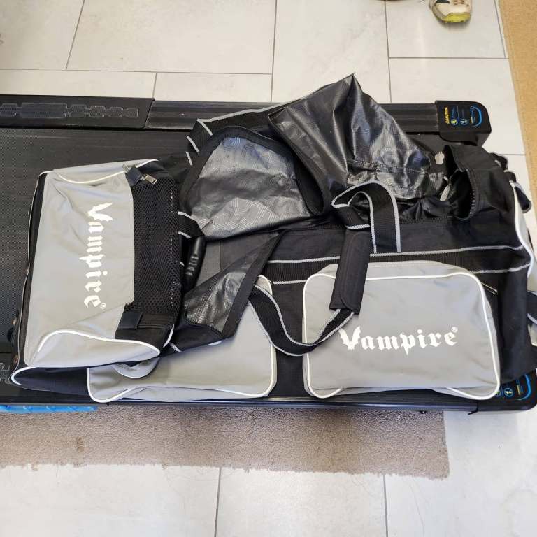 Adult cricket bag