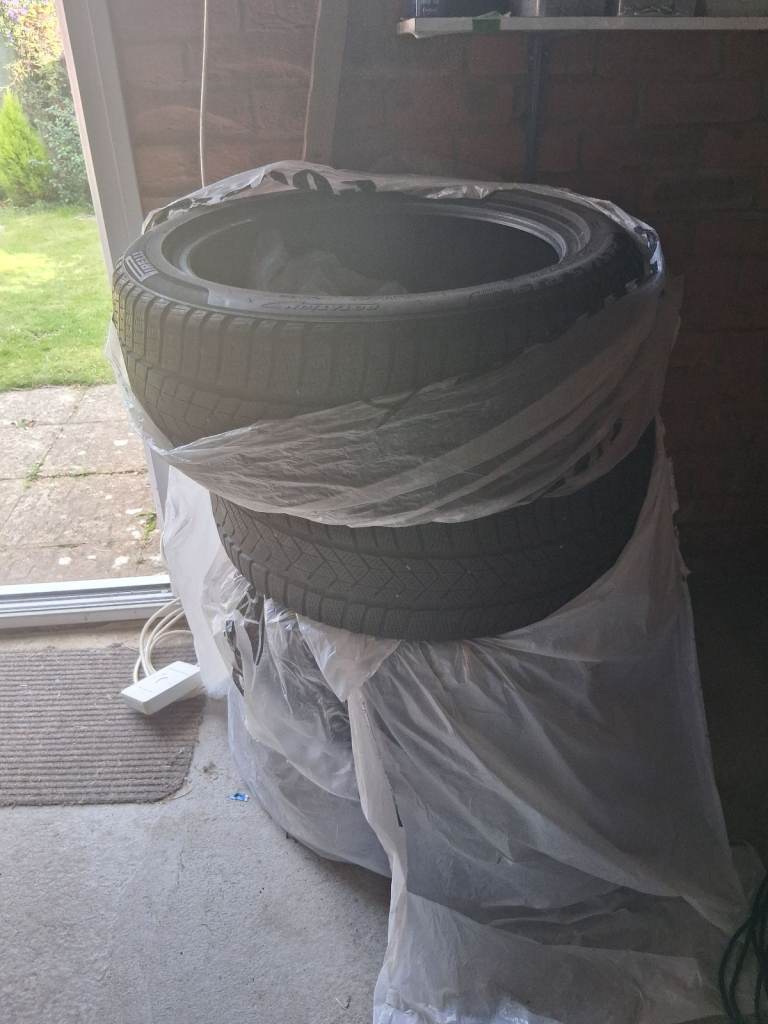 4 Pirelli Tyres 245/45R19 102V SOTTOZERO FP XL AO 70CB