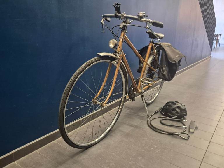 Beautiful 1950s Motobecane Road Bike in Gold with Panniers, Helmet & Lock – Great Condition