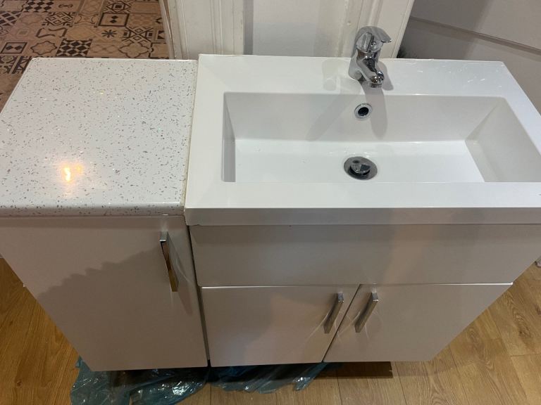 Bathroom Vanity unit with Sink 