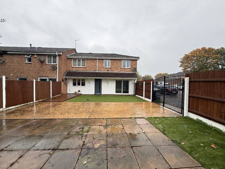 3 Bed End Terrace, Fairlawn Way, WV12
