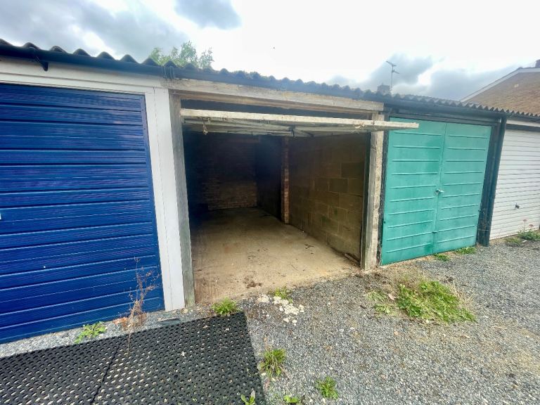 129£ GARAGE TO RENT – MELBOURNE PARK, CHELMSFORD