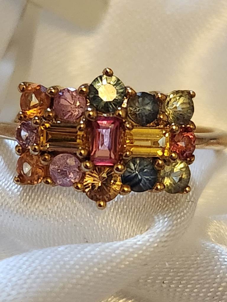 9ct SIZE Q SAPPHIRES RING YELLOW GOLD BOAT RING MIXED GRADE AA MIXED SAPPHIRES  SIZE Q 