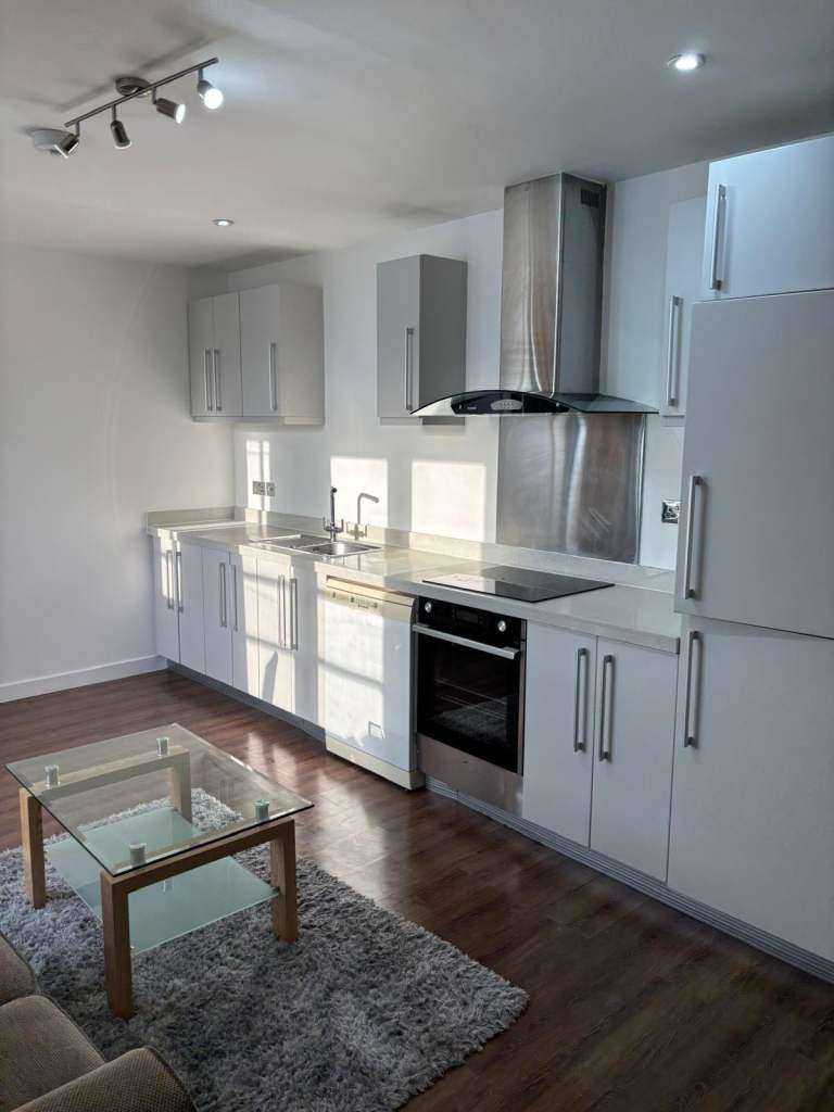 L.A Cleaning Domestic Cleaner Service Birmingham - End Of Tenancy Deep Clean, Air BnB 🧼