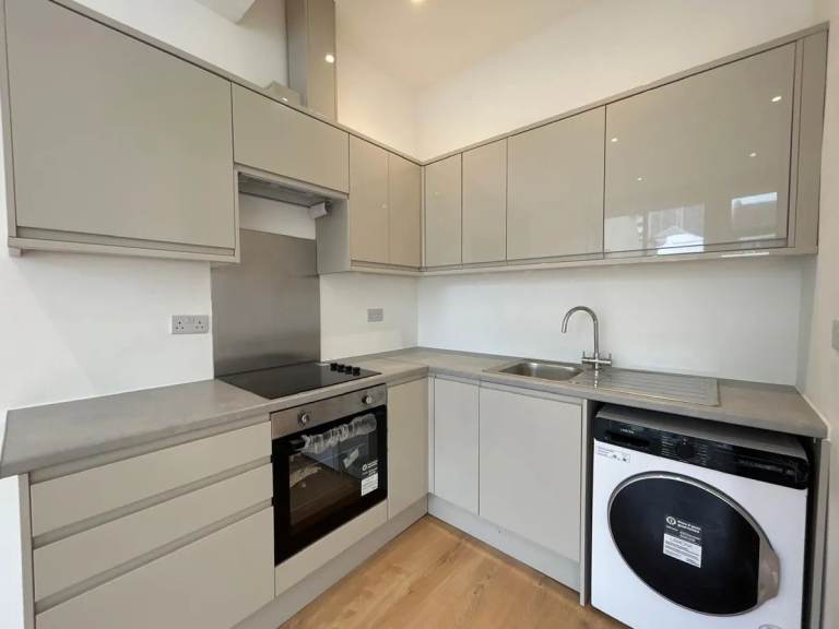 Croydon Town Centre-2 x 2 bed 2 bath flat-Company Let Welcome