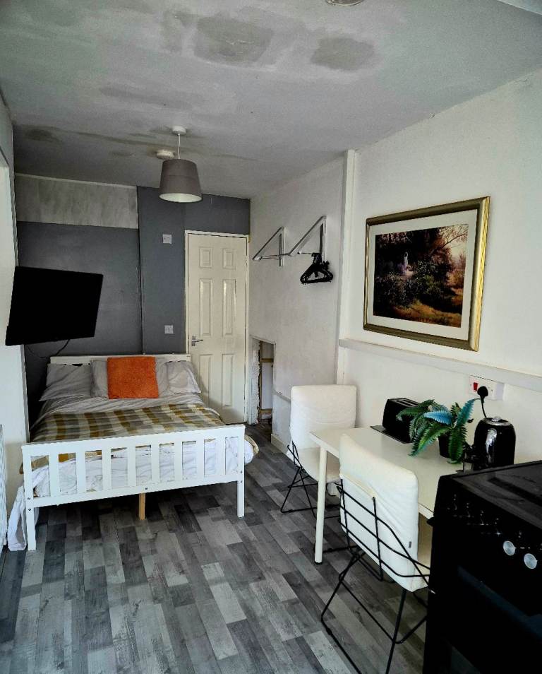 Studio Apartment for RENT 