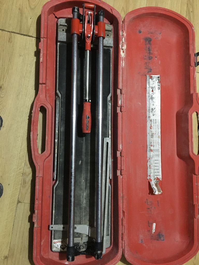 Tile cutter 