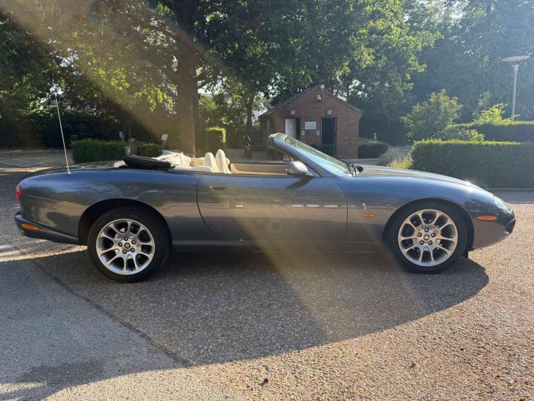 1997 Jaguar XK8 4.0 2dr Auto CONVERTIBLE PETROL Automatic