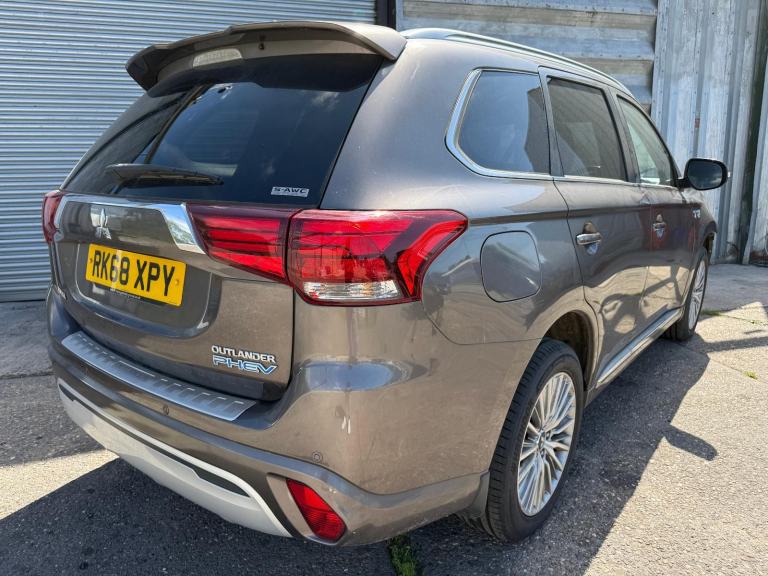 2019 68 MITSUBISHI OUTLANDER HYBRID PETROL + ELECTRIC DAMAGED REPAIRABLE SALVAGE