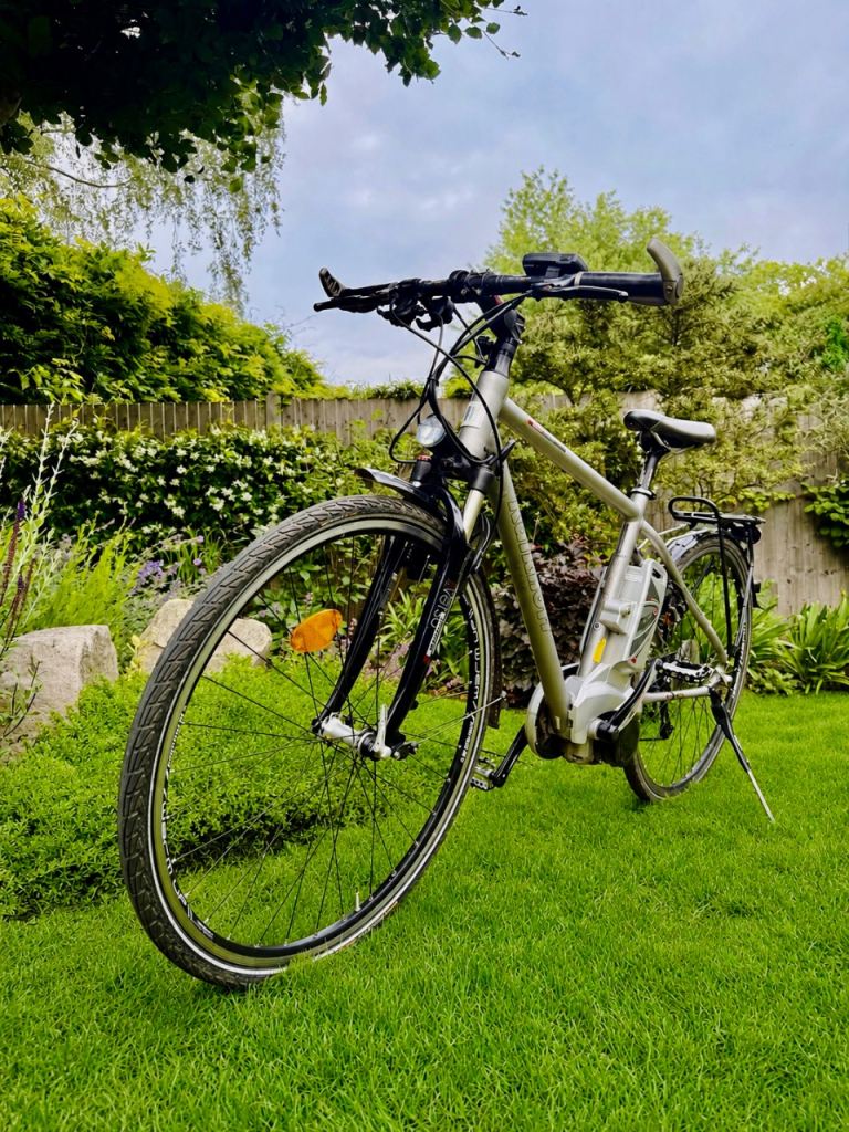 Kalkhoff Pro Connect S e-bike, M frame, built in lights, spare keys, spare charger and manual inc