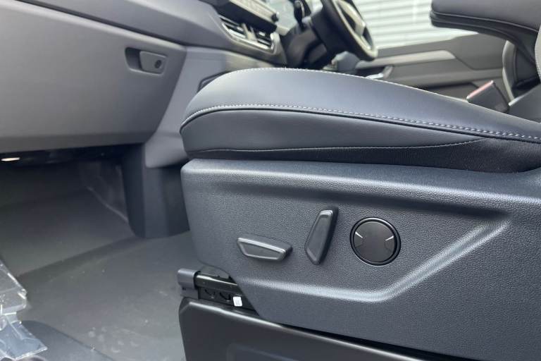 2025 Volkswagen Transporter 2.0 TDI 170PS Commerce Pro Van Auto-Tailgate Van DIESEL Automatic